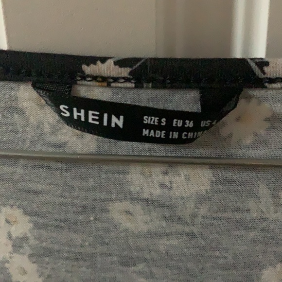 Black shein dress - Picture 2 of 2